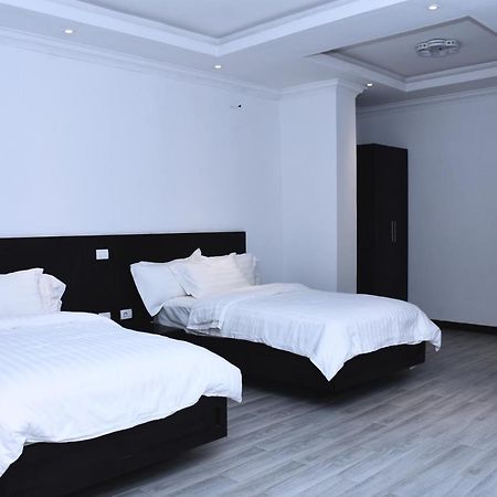 Yellow Apple Hotel Αντίς Αμπέμπα Εξωτερικό φωτογραφία