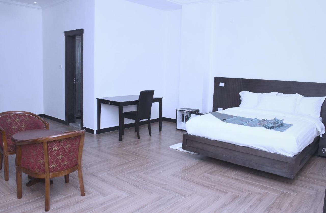 Yellow Apple Hotel Αντίς Αμπέμπα Εξωτερικό φωτογραφία